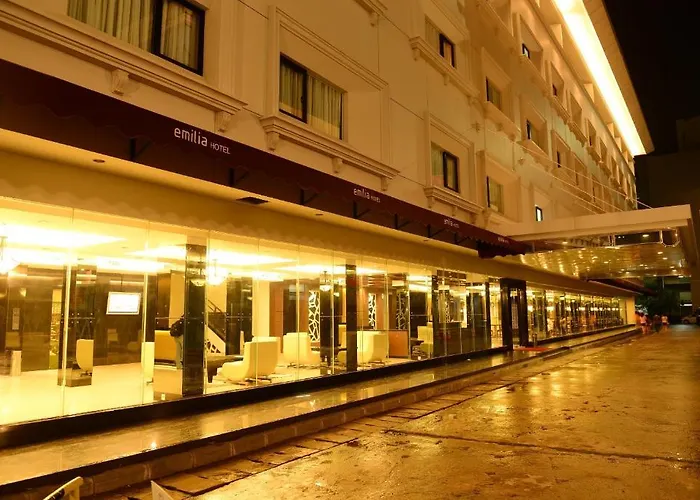 Emilia By Amazing -Hotel Palembang